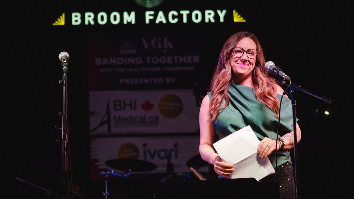 Kelly Hallett, <a href="/CFL/">CFL</a> Fan of the Year, brought the Grey Cup to <a href="/KingstonHSC/">KingstonHSC</a> in April to thank staff &amp; raise funds. 🏈 She's shared her kidney donation story across #YGK, aiming to raise $25K—she’s nearly at $22K!