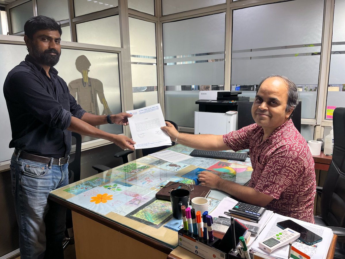 INtegrative GENomics of HOst-PathogEn Lab (@rajeshpandeylab) on Twitter photo Not competing with Rare celestial events but 4 PhD thesis submissions from a Lab in last 6 weeks, seems competing for that Distinction 😀. It was wonderful to be part of ur journey <a href="/aanchal2797/">Aanchal Yadav</a> <a href="/PriyankaMMehta/">Priyanka Mehta</a> <a href="/KritiKhare9/">Kriti Khare</a> <a href="/ranjeetmaurya_/">Ranjeet Maurya</a> <a href="/IGIBSocial/">CSIR-IGIB</a> Not competing with Rare celestial events but 4 PhD thesis submissions from a Lab in last 6 weeks, seems competing for that Distinction 😀. It was wonderful to be part of ur journey <a href="/aanchal2797/">Aanchal Yadav</a> <a href="/PriyankaMMehta/">Priyanka Mehta</a> <a href="/KritiKhare9/">Kriti Khare</a> <a href="/ranjeetmaurya_/">Ranjeet Maurya</a> <a href="/IGIBSocial/">CSIR-IGIB</a>