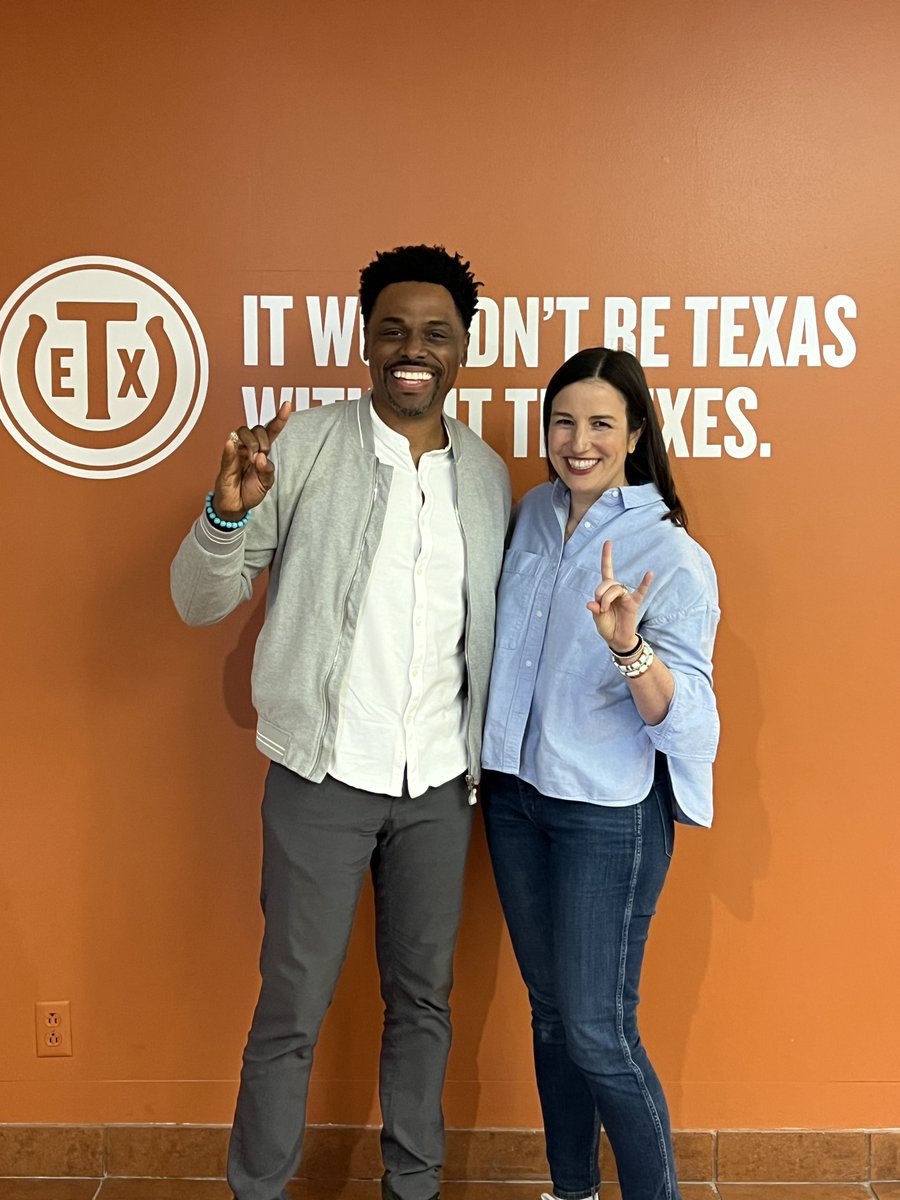 TexasExes's tweet image. All episodes of Hello Longhorn, our podcast introducing you to Longhorn entrepreneurs, are streaming now. Hear from the Longhorns who founded Tiff's Treats, Chet the Daytripper, and more. Get caught up before season two launches in August! Listen now → texasexes.org/hello-longhorn