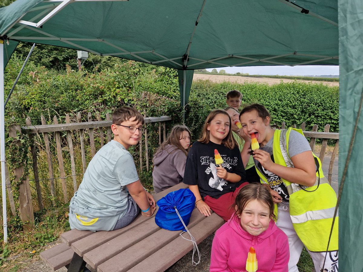 We are now enjoying the sunshine with ice lollies! ☀️
