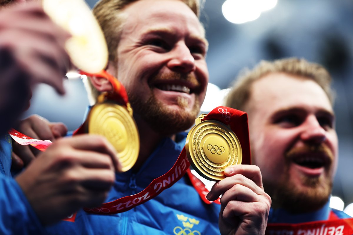 worldcurling's tweet image. It's the unveiling of Milano Cortina 2026 medals today! π
So here's a throwback to some medal moments from Beijing 2022
π€©π₯π₯π₯