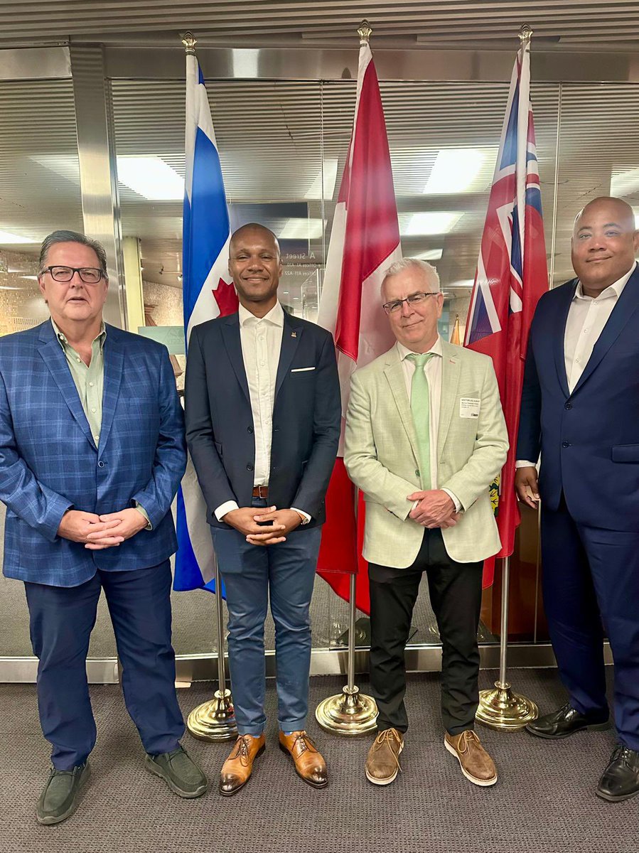 j_maloney's tweet image. 🚇Since 2015, the federal government has invested more than $30 billion nationwide.
It was great to connect with TTC Chair @JamalMyersTO, along with colleagues @MarcusPowlowski & @michael_coteau.
Together, we’re working to deliver the best transit possible for Toronto.