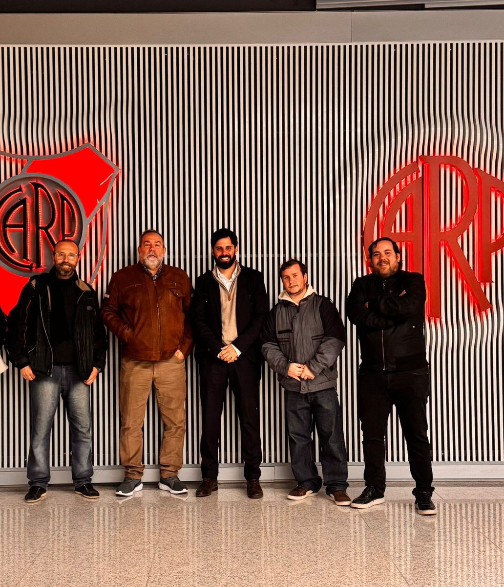 En el dia de ayer, fuimos recibidos por Federico Ferreyra, Director de Deportes de <a href="/RiverPlate/">River Plate</a>, dónde tuvimos una charla muy enriquecedora donde intercambiamos ideas y experiencias. 
#sanlorenzo.