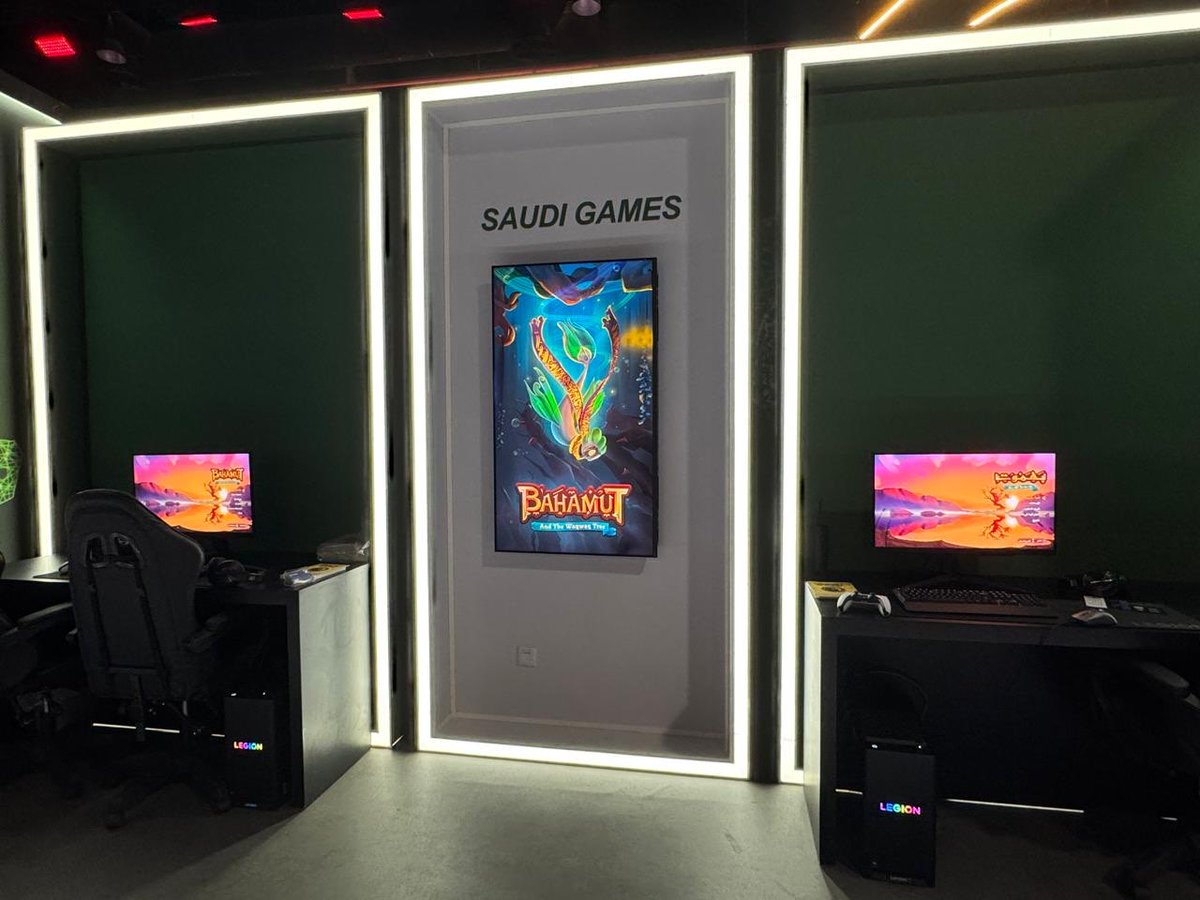 StarvaniaStudio's tweet image. We&apos;re having a blast at @EWC_EN!  

Come pass by our booth to play Bahamut and The Waqwaq Tree at Retro Park! Let’s chat, hangout and have fun! 😊

مستمتعين مرة في @EWC_EN!

زورونا في ريترو بارك وجربوا بهـموت وشجرة الوقواق! خلينا نتكلم عن الالعاب وننبسط بالموسم!😊