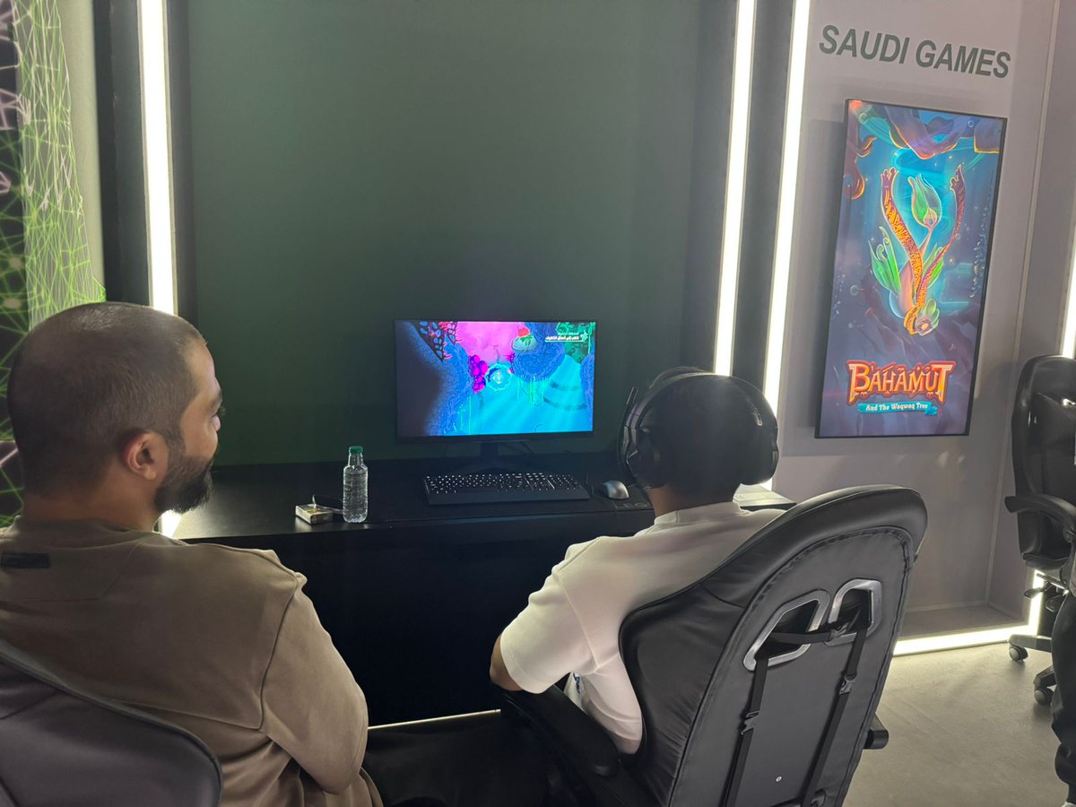 StarvaniaStudio's tweet image. We&apos;re having a blast at @EWC_EN!  

Come pass by our booth to play Bahamut and The Waqwaq Tree at Retro Park! Let’s chat, hangout and have fun! 😊

مستمتعين مرة في @EWC_EN!

زورونا في ريترو بارك وجربوا بهـموت وشجرة الوقواق! خلينا نتكلم عن الالعاب وننبسط بالموسم!😊