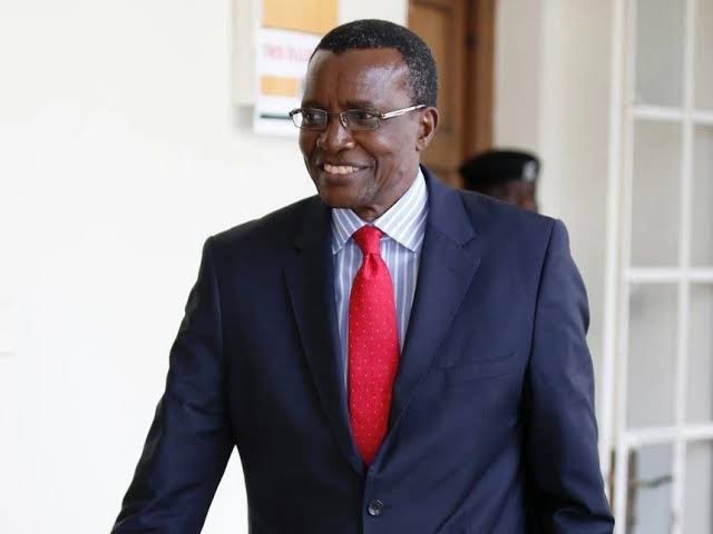 Kenyans we must all stand with this man. Not because he needs us but because we need him.

We must help him to help us. Sahii mama mboga ananiita ule Customer wa Maraga