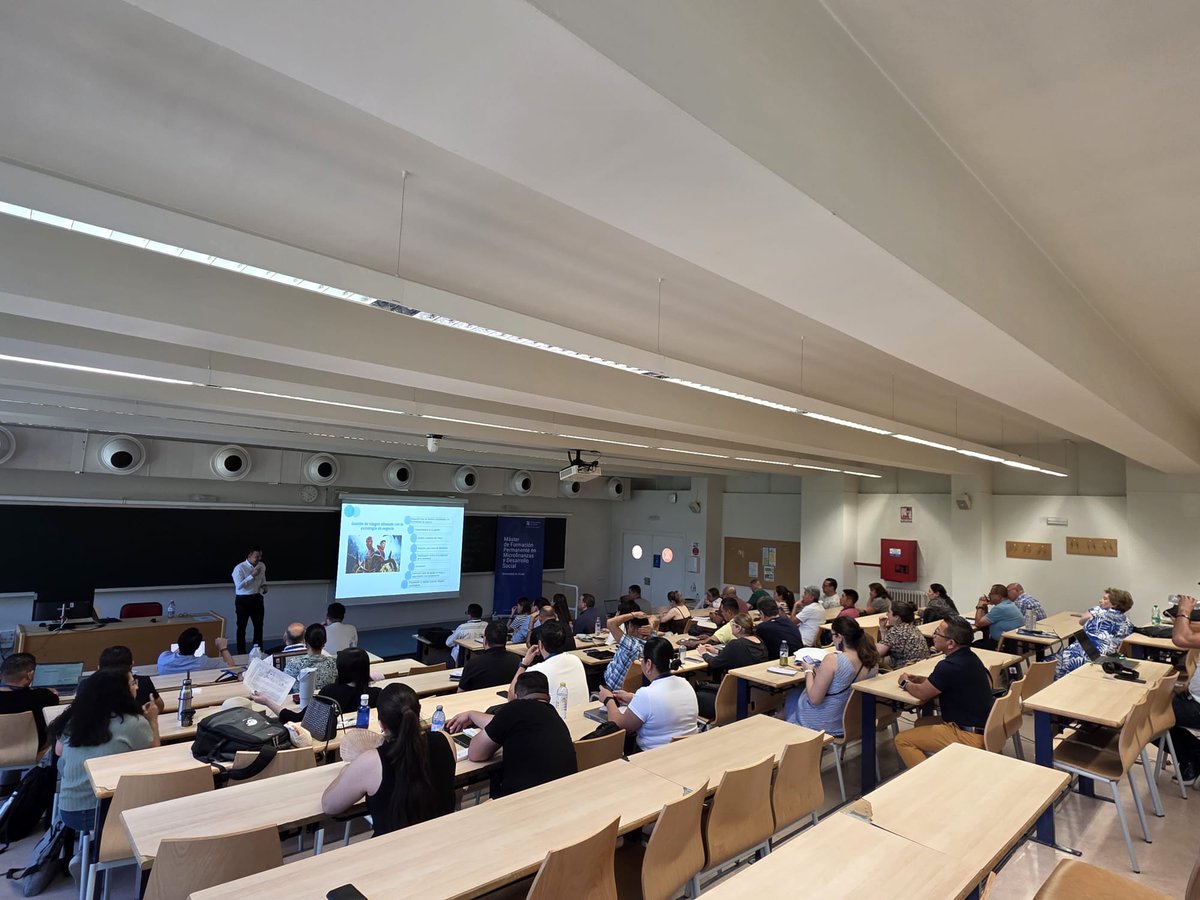 Máster Microfinanzas (@microfinanzas_c) on Twitter photo En la recta final de la fase presencial del Máster de Formación Permanente en Microfinanzas y Desarrollo Social de la <a href="/UAHes/">Universidad Alcalá</a> , hemos contado con una sesión clave a cargo de Óscar Romero, centrada en la gestión integral de riesgos como dinamizador del desarrollo inclusivo.
#UAH En la recta final de la fase presencial del Máster de Formación Permanente en Microfinanzas y Desarrollo Social de la <a href="/UAHes/">Universidad Alcalá</a> , hemos contado con una sesión clave a cargo de Óscar Romero, centrada en la gestión integral de riesgos como dinamizador del desarrollo inclusivo.
#UAH