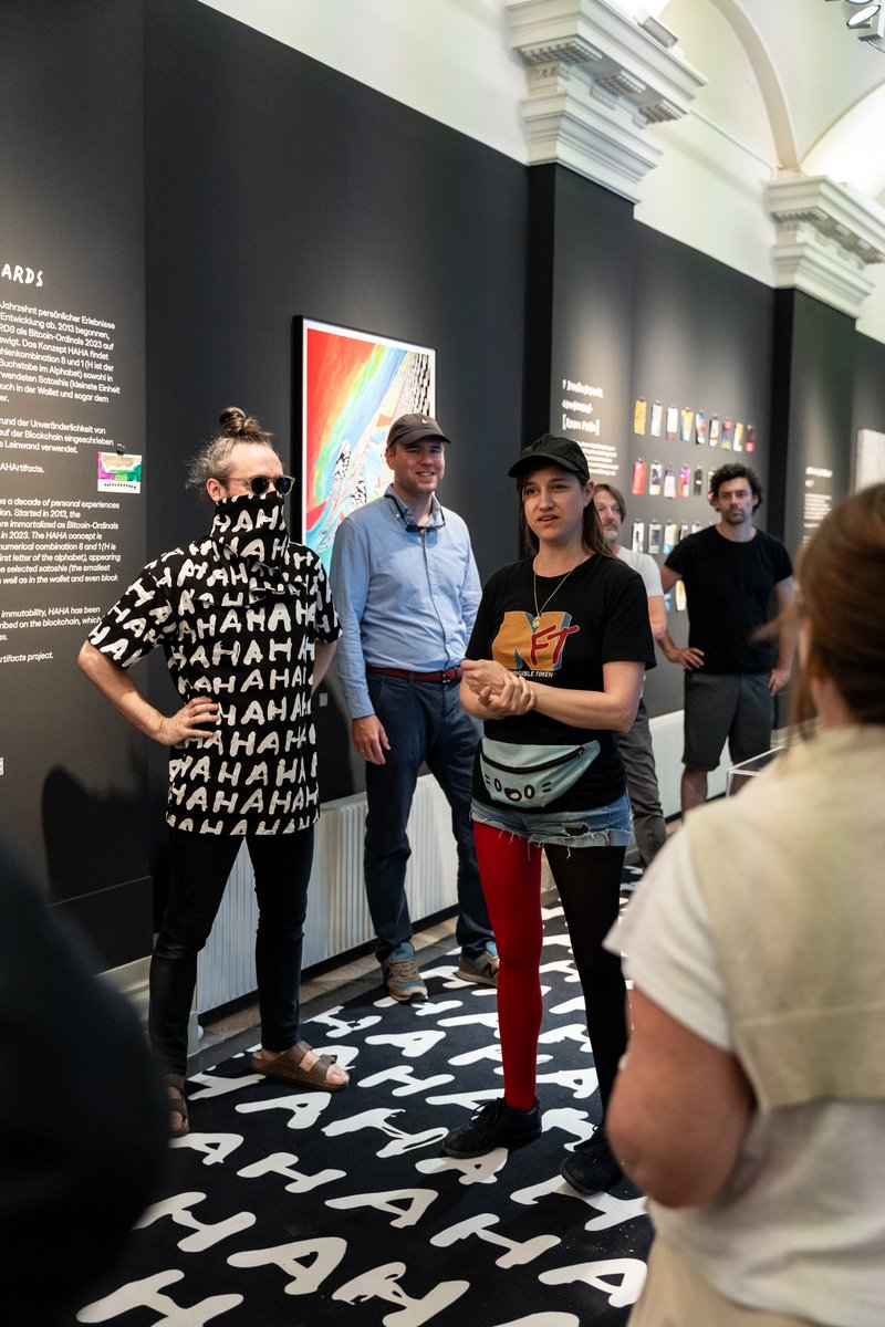 ooeculture's tweet image. 🗣️ A special tour today at Francisco Carolinum Linz with @burst_cryptoart & curator @Tschuuuuly!
They offered unique insights into BURST’s journey—from early crypto art to works combining AR, AI & physical sculpture.
💥 Thanks to everyone who joined!
🦾 On view until July…