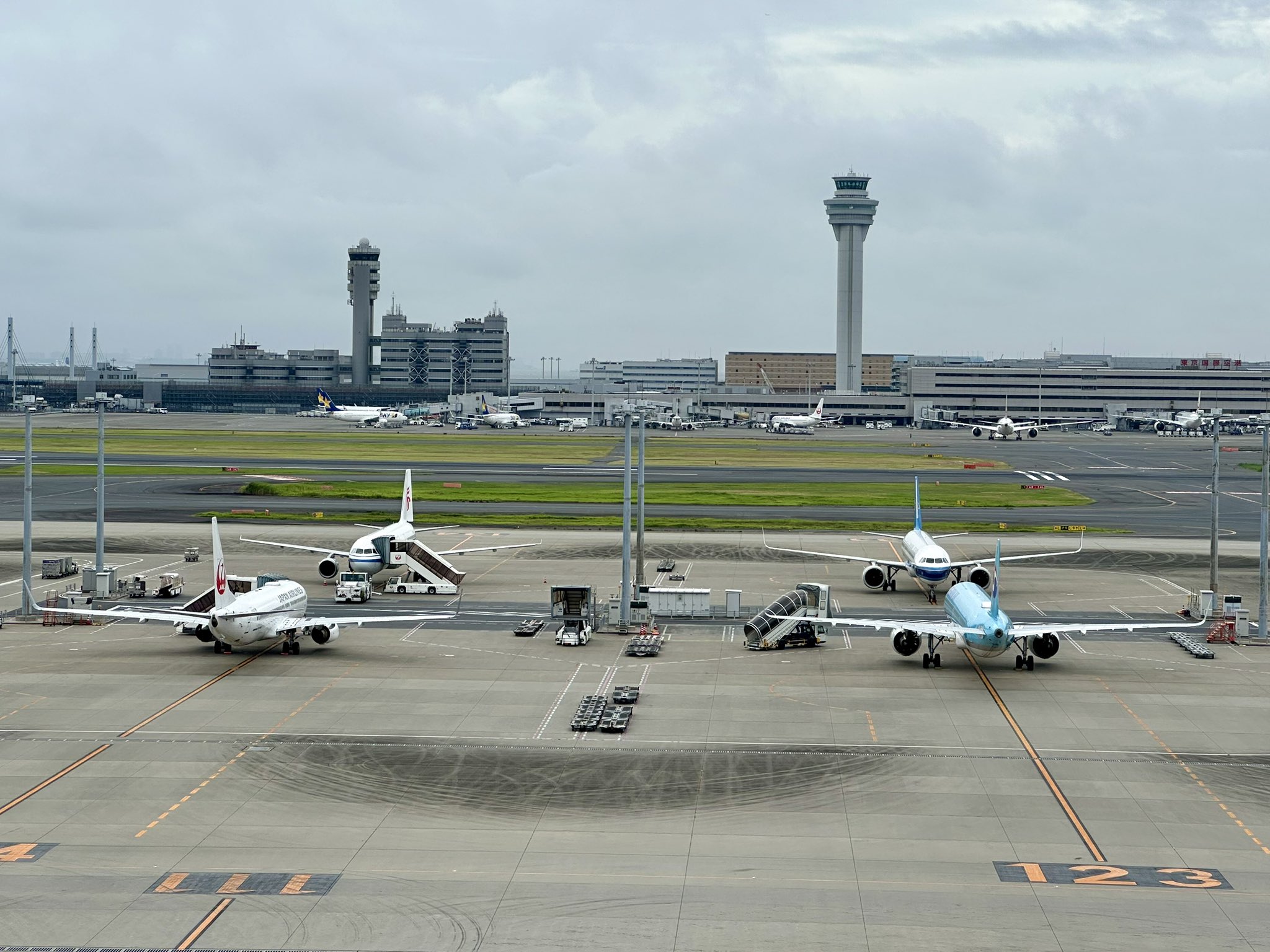 東京の空 昭和 レトロ ゼンマイ 豆ヒコーキ 1箱 12点入り 日本製 飛行機