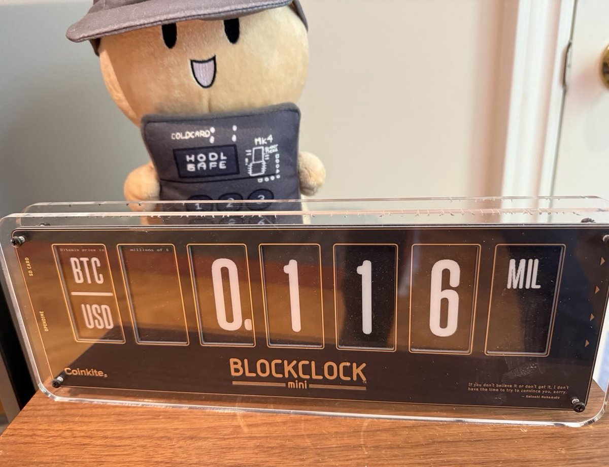 nvk's tweet image. It was time, bitcoin denominated in millions on the #BLOCKCLOCK 

Look for cm.markets.price_mil