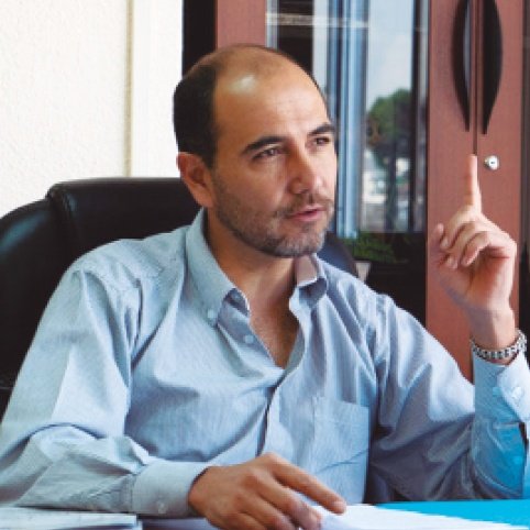 Tendenciasx_ecu's tweet photo. "Juan Esteban Guarderas"
Porque el TCE admitió una denuncia contra el prefecto del Azuay Juan Cristóbal Lloret por presunta infracción electoral. La acusación la presento Juan Esteban Guarderas, ex consejero del CPCCS.
#TCE @jotalloretv @JuanEGuarderas #Lloret #Guarderas https://t.co/ulLcYR3zcc
