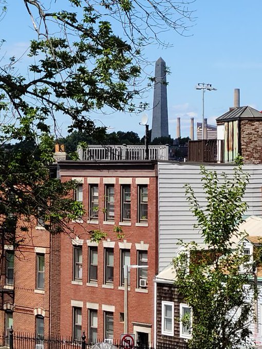 DJWFoundation's tweet image. A view of the Bunker Hill Monument from Copp's Hill Burying Ground in Boston. British Generals Thomas Gage and John Burgoyne watched the Battle of Bunker Hill unfold from Copp's Hill where British cannon were mounted. Imagine the buildings are gone and you have a clear view of…