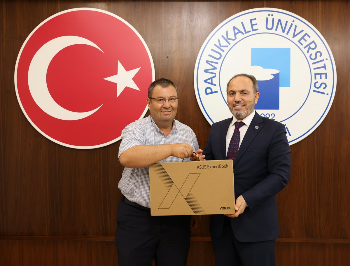 pauedutr's tweet photo. Rektörümüz Prof. Dr. Mahmud Güngör, üniversitemize uluslararası düzeyde katkı sunan öğretim üyelerimizi ödüllendirdi. Prof. Dr. Erkan Yüce, Prof. Dr. Şaban Nazlıoğlu ve Dr. Öğr. Üyesi Çağın Karul’a akademik başarıları dolayısıyla dizüstü bilgisayar hediye edildi.+ https://t.co/NzVKBlvW4w