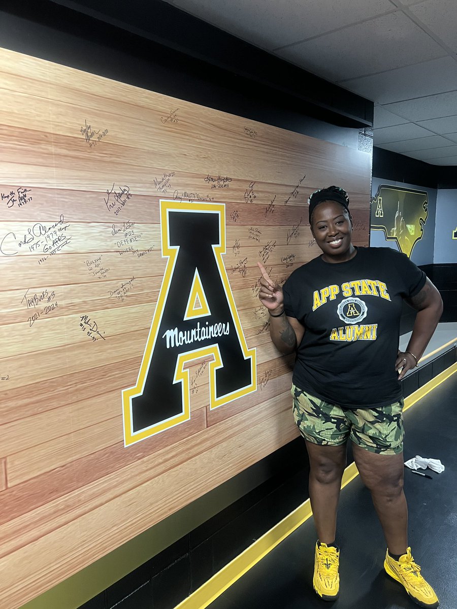 We’re so glad App State women’s basketball alum Andreia Borrego could stop by, talk to our team, and sign the alumni wall!

Andreia led the Mountaineers to SoCon regular season &amp; tournament titles and an appearance in the NCAA Tournament during the 1995-96 season.
