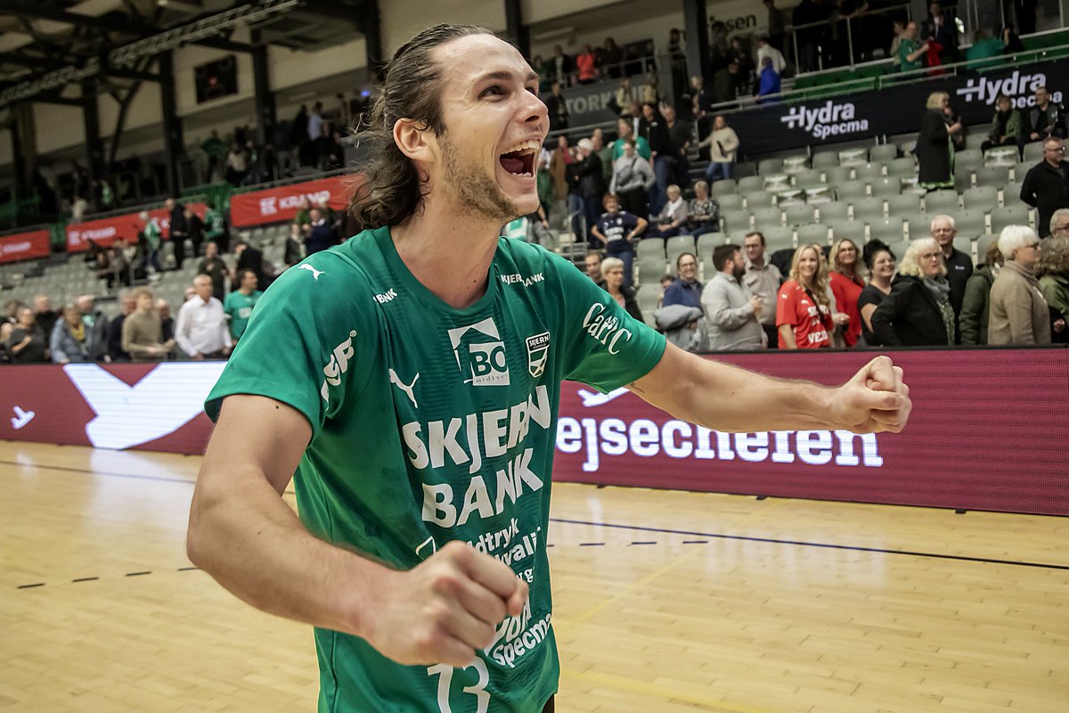 𝐆𝐚𝐮𝐝𝐢𝐧 𝐬𝐨𝐥𝐠𝐭 𝐭𝐢𝐥 𝐏𝐒𝐆 𝐢 𝐫𝐞𝐤𝐨𝐫𝐝𝐡𝐚𝐧𝐝𝐞𝐥

Skjern-topscorer Noah Gaudin skifter med øjeblikkelig virkning til de mangedobbelte franske mestre fra Paris Saint-Germain - et klubskifte der bliver det største salg i Skjerns historie.

- Det har været en ære at