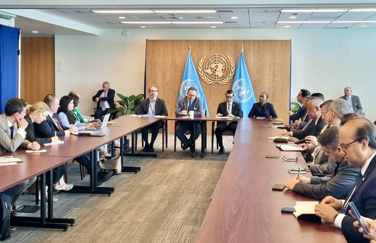 CGRuizMassieu's tweet image. Reitero mi agradecimiento y el de @ONU_es a los países que destinan observadoras y observadores militares y policiales a la @MisionONUCol. Con su profesionalismo y dedicación, son exponente del acompañamiento de la comunidad internacional a la construcción de paz en Colombia.