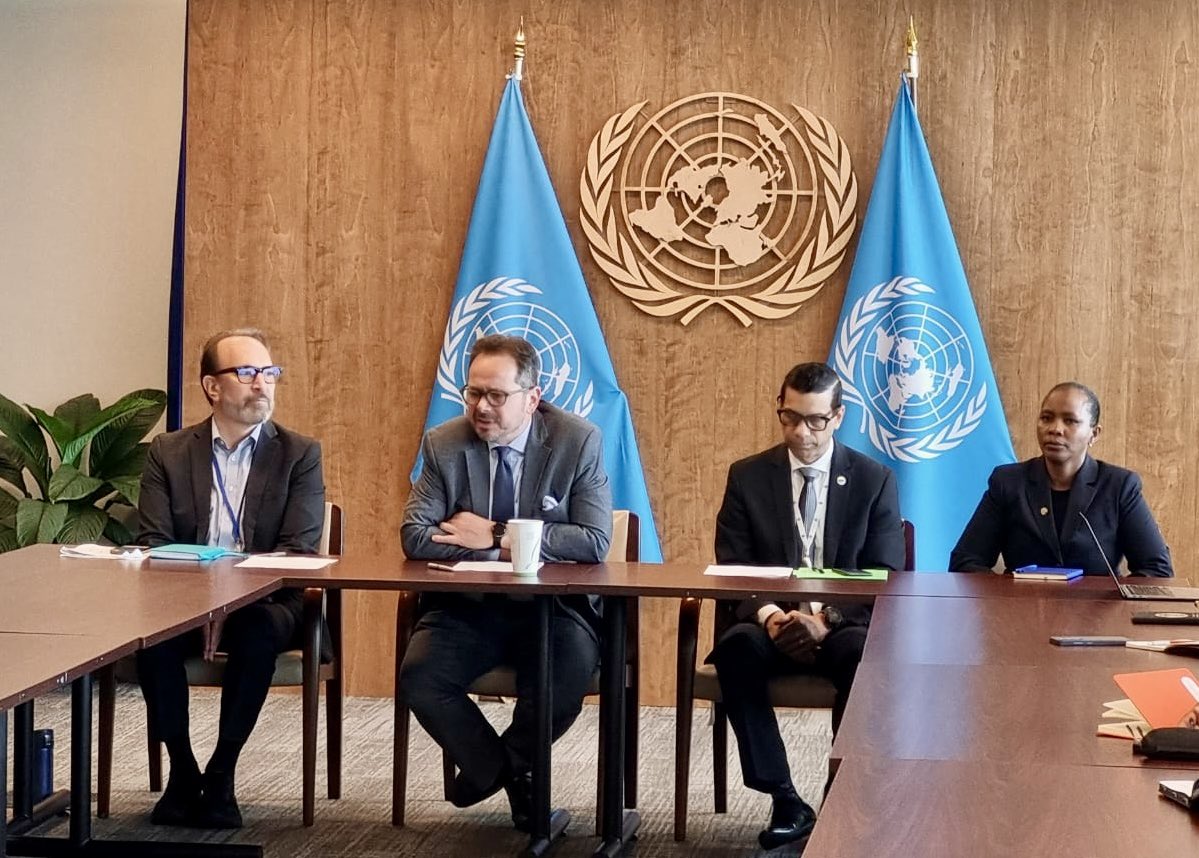 CGRuizMassieu's tweet image. Reitero mi agradecimiento y el de @ONU_es a los países que destinan observadoras y observadores militares y policiales a la @MisionONUCol. Con su profesionalismo y dedicación, son exponente del acompañamiento de la comunidad internacional a la construcción de paz en Colombia.