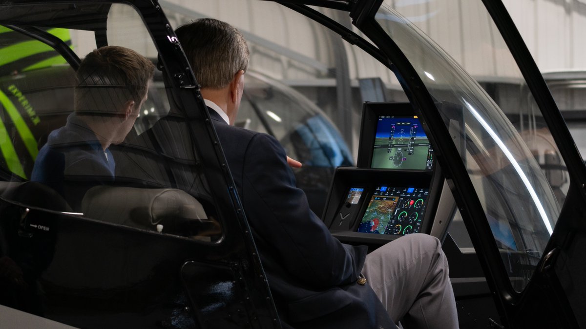 skyryse's tweet image. Thank you Congressman Mike Rogers @repmikerogersal for visiting our innovation showcase in Hawthorne, CA!
It was an honor to show Chairman Rogers of the House Armed Services Committee our advancements to deploy our universal operating system, SkyOS on Black Hawks. The…