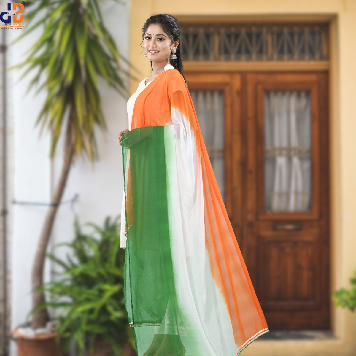 deshbideshsaree's tweet photo. 🇮🇳 Drape the Spirit of Freedom Introducing our Tri-Color Sarees &amp; Dupatta Collection, crafted to celebrate the essence of Independence Day in every thread.

Explore the full collection at  https://t.co/uY7bo202M9 

#TriColorSaree #IndependenceDayLook #DeshBideshBengalSaree https://t.co/0kPYZP1cuk