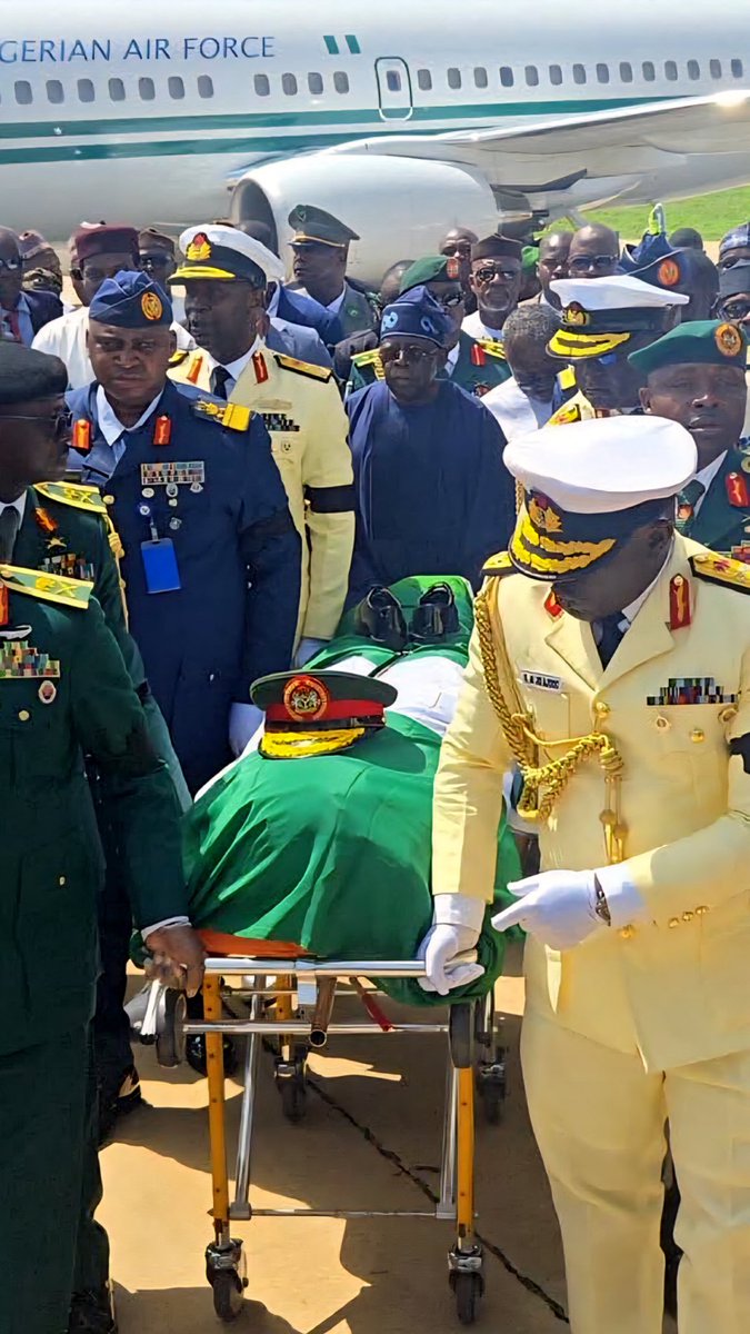 AriwoPr's tweet image. President Tinubu walks behind the casket of late President Muhammadu Buhari as it arrives Katsina. 

This leads Nigeria’s final farewell.