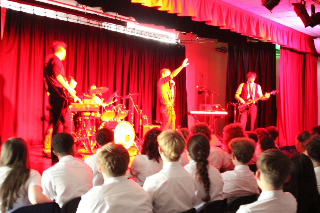 Students enjoyed a rock star performance from our staff members as part of our Music Festival last Thursday 🎸 🥁