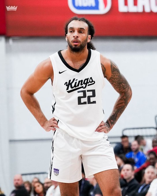 Devin Carter in his 3 SL Games:

— 18.3 PPG
— 4.3 RPG
— 2.7 APG
— 2.7 SPG
— 48.7 FG%
— 50.0 3P%
— 24.8 MPG

FRIAR