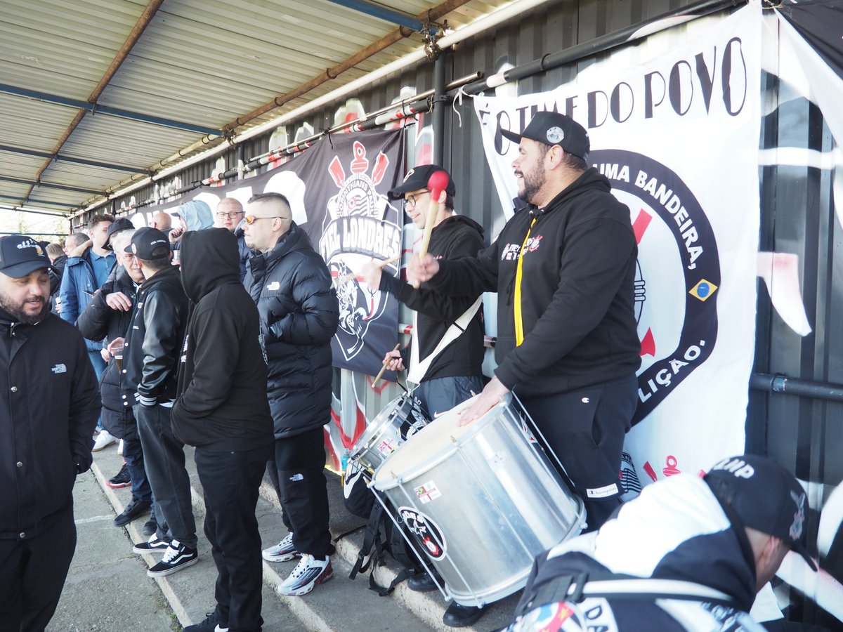 outsidewrite's tweet image. Random club friendships with historical connections:
Dulwich Hamlet🏴 🤝 Altona 93🇩🇪
Corinthian Casuals🏴🤝Corinthians Paulista🇧🇷
Glenavon☘️🤝Erzgebirge Aue🇩🇪
Who else? 🤔 There must be loads.
Let me know who and why 👇