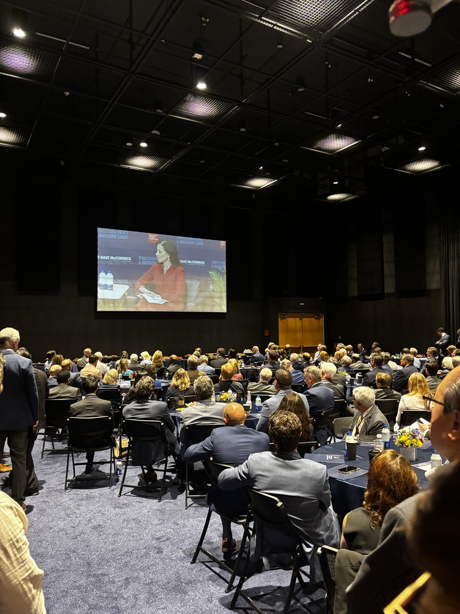 OnMessageInc's tweet image. This is a live shot of the OVERFLOW room at the #PaEnergy&InnovationSummit. @DaveMcCormickPA & @DinaPowellMcC have pulled together the best minds in America. Big day for #TheBurgh