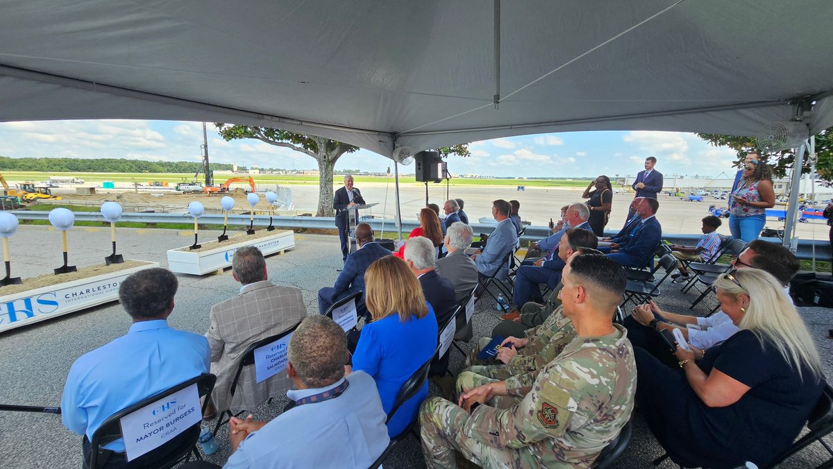 LindseyGrahamSC's tweet image. I was delighted to be joined by Governor @henrymcmaster and @SenatorTimScott at yesterday’s groundbreaking ceremony for the Charleston International Airport’s West Gate Expansion Project. The Charleston area has seen significant population and visitor growth over the past 20…