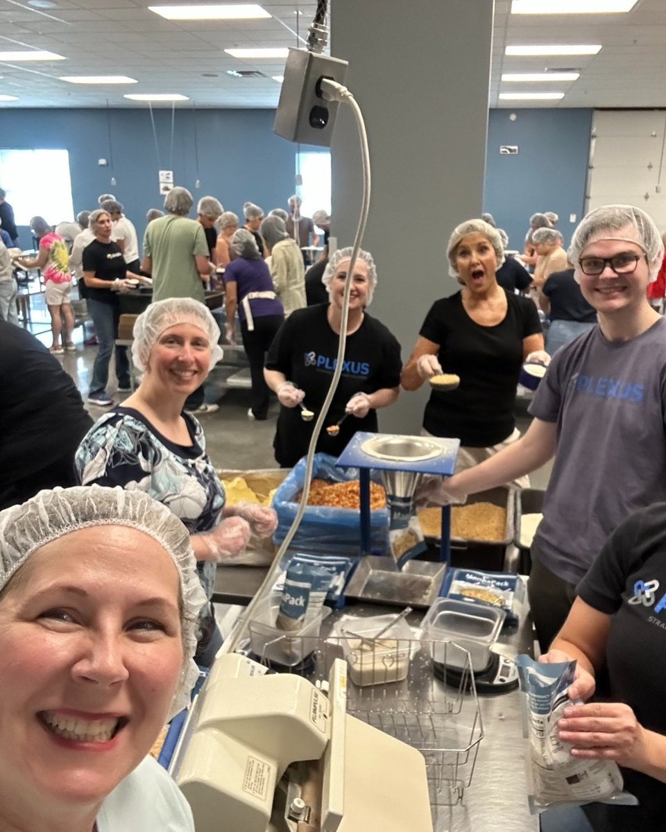 plexusgroupe's tweet image. Last week, our Deer Park associates volunteered at Feed My Starving Children. The group packed 137 boxes—nearly 30,000 meals—enough to feed 81 children for an entire year. We&apos;re proud to support organizations making a real impact!

#ThePlexusGroupe #ProudlyPlexus #FMSC