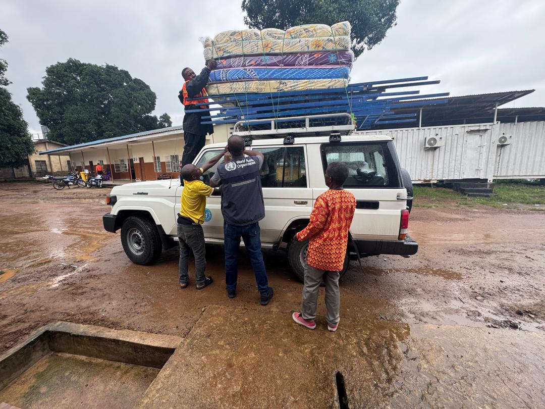 WHOSierraLeone's tweet image. WHO is supporting the transfer of mpox drugs and essential medical supplies to the newly identified treatment center at Levuma CHC.
This ensures timely care for affected patients and strengthens the national outbreak response.
#mpoxresponse #WHO