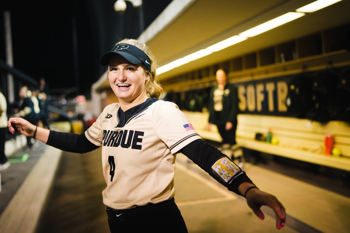 PurdueSoftball's tweet image. Happy birthday to @KylieFranks2023 🤩

#BoilerUp🚂