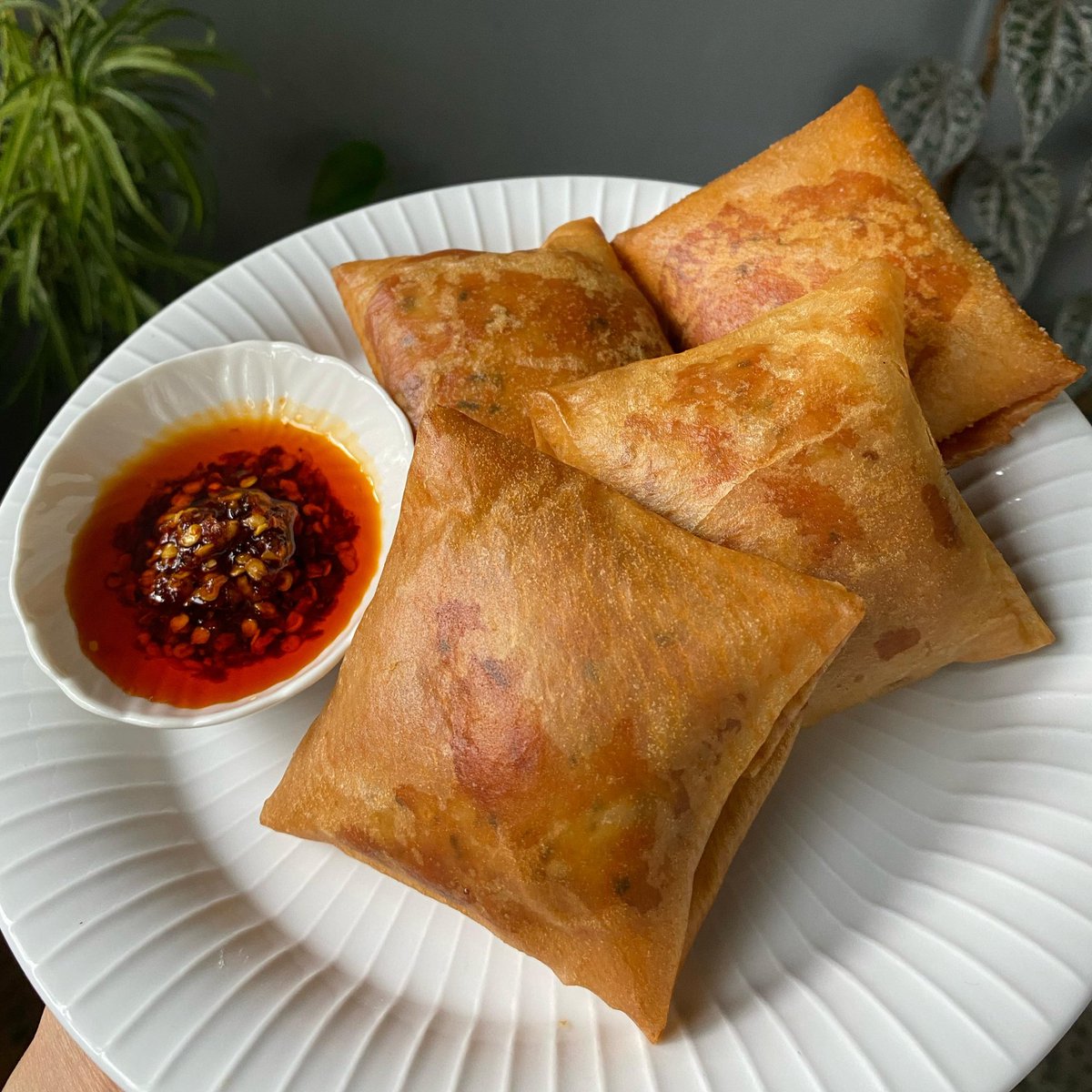 rednewish's tweet photo. @m_a_n_u_s_i_aa halo kaak ada bangeet mereka lagi open po dimsum goreng isi keju lumer :D 

dom bandung, bisa via shopee sameday, paxel juga bisaa, ready hari minggu ya kak kalau berminat bisa dm ke https://t.co/BgHcoYiTII tysm kak! https://t.co/cyjR0av7Jf