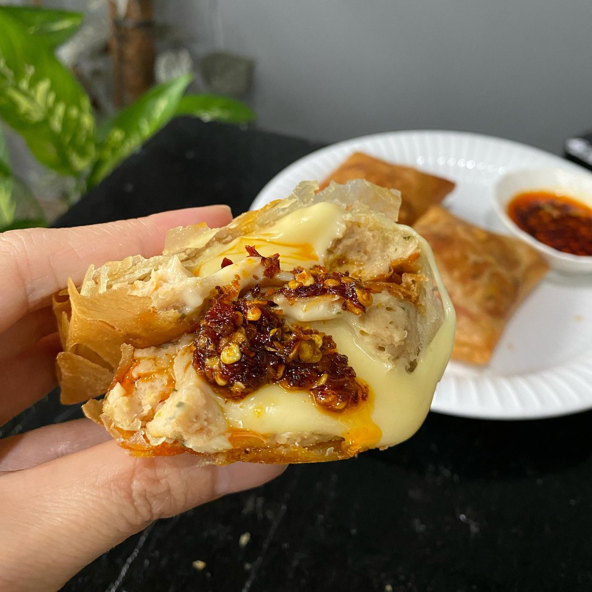 rednewish's tweet photo. @m_a_n_u_s_i_aa halo kaak ada bangeet mereka lagi open po dimsum goreng isi keju lumer :D 

dom bandung, bisa via shopee sameday, paxel juga bisaa, ready hari minggu ya kak kalau berminat bisa dm ke https://t.co/BgHcoYiTII tysm kak! https://t.co/cyjR0av7Jf