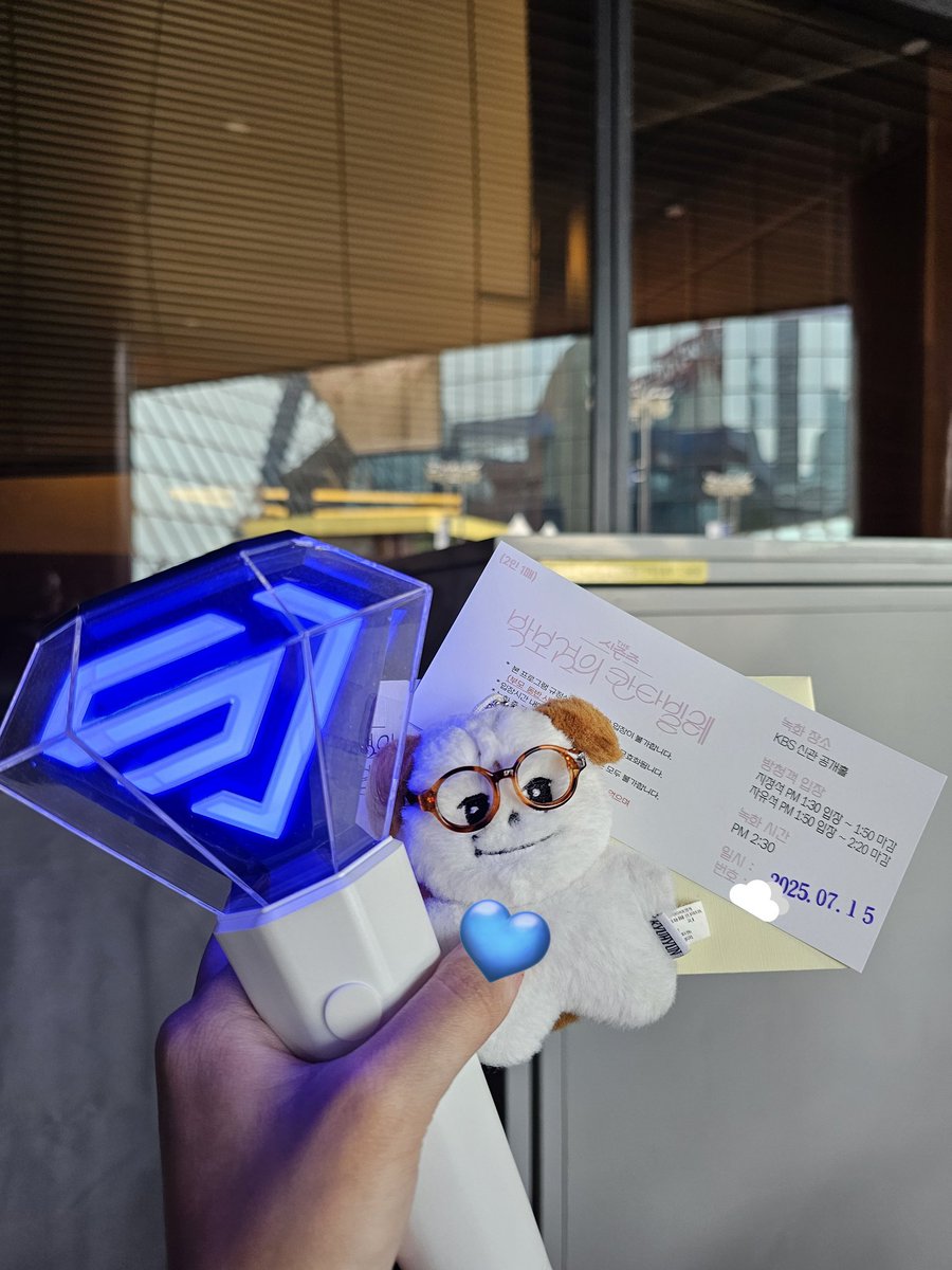 HAMTOL_'s tweet photo. ﾟ.+:｡더시즌즈 박보검의 칸타빌레ﾟ.+:｡
그냥 오랜만에 메리유 완곡 무대가 보고싶어진날!😋🖤💙

#규현 #KYUHYUN https://t.co/VSAzaCdJxm