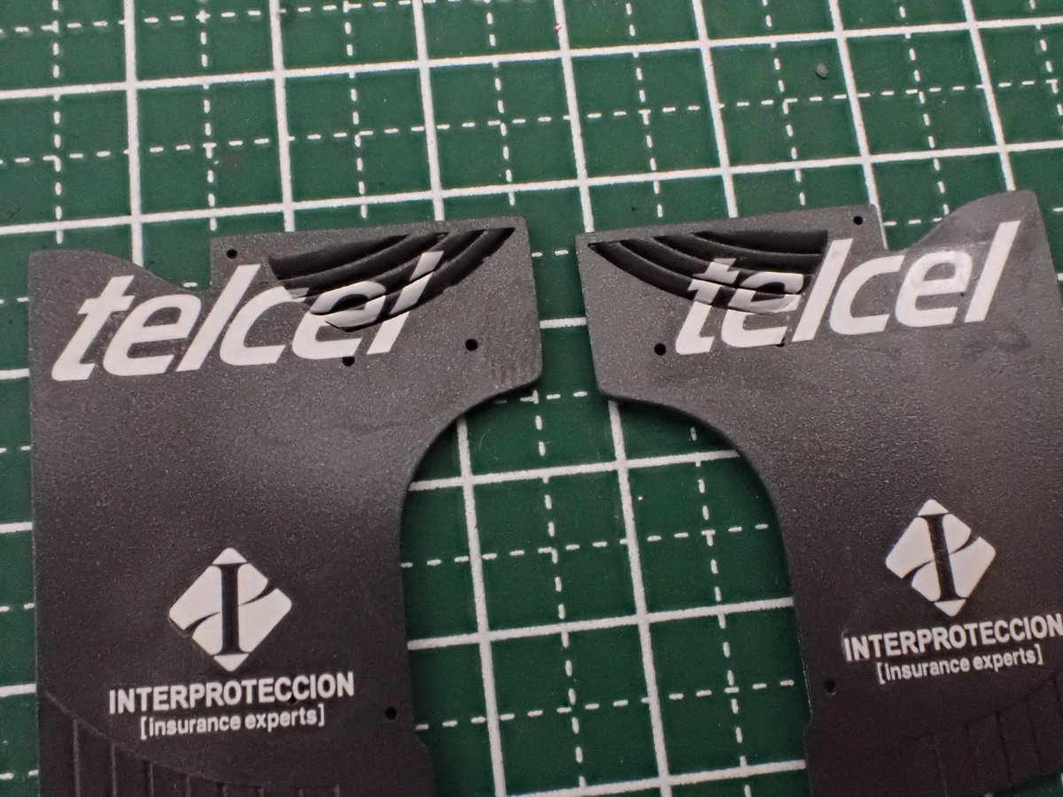 1/20 フジミ ザウバーC31 日本GP仕様🇯🇵 

引き続きデカール貼付け。このキットのデカール貼付けの山場は、翼端板のルーバーに合わせて「telcal」ロゴを貼るところ。デカールをお湯で軟化させ、ルーバー状にカット。デカールフィットで貼付け強化して、塗料でタッチすれば…OKでしょう😃

#SauberC31