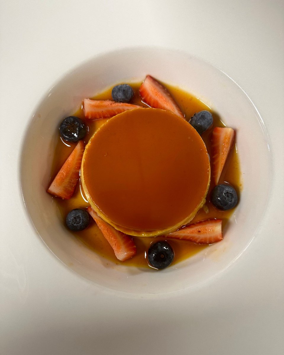 LiciousTO's tweet image. Summerlicious is going fast, but endings can be sweet – like the incredible desserts included in #LiciousTO three-course menus at restaurants across the city! 🍰🍮🍫🍓
Don't miss out on these delicious treats! Book today: toronto.ca/explore-enjoy/…
📸@veloutebistro