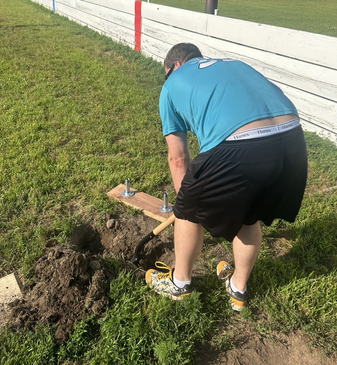 HRL Tourists tweet media