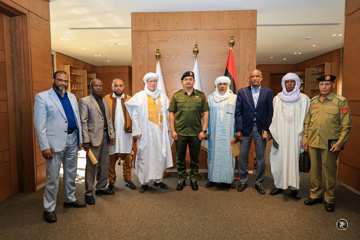 TheLibyaUpdate's tweet image. Lt. Gen. #Saddam Haftar met with tribal elders & mayors from #Murzuq in #Benghazi, joined by Maj. Gen. Mabrouk Sahban. He affirmed the importance of direct dialogue, stressing—per Field Marshal #Haftar’s guidance—that Libya’s tribes are key to national unity.
The #Libya Update