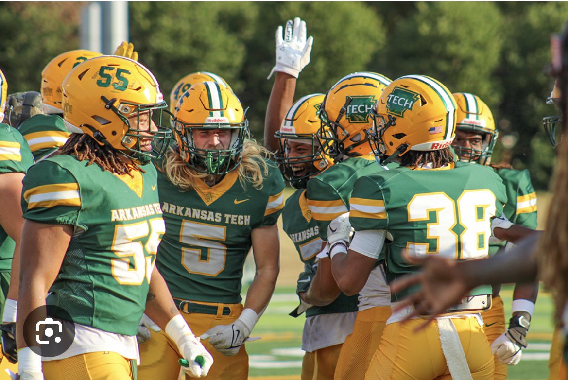 JoePeters58's tweet image. #AGTG Blessed to receive my second offer to @ArkansasTech
@RecruitBixbyFB @coach_corbin @BixbySpartanFB