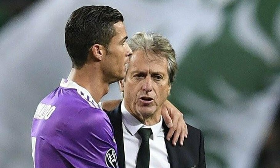 Tien221287's tweet photo. HLV Jorge Jesus: 'Tôi dẫn Al Nassr vì Ronaldo'
https://t.co/whC7gA2Fcy https://t.co/TPooFjCTwL