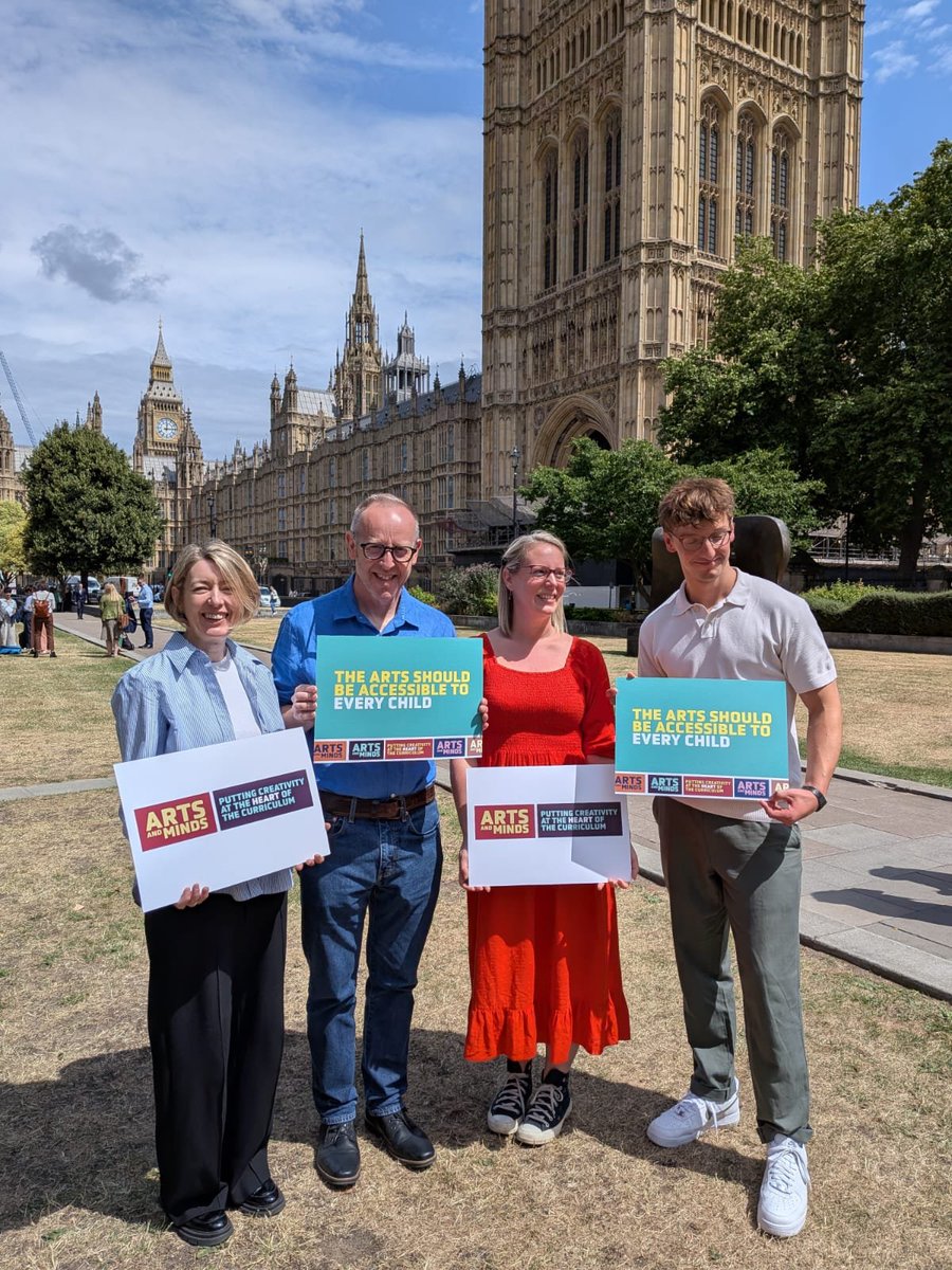 ISM_music's tweet image. We were delighted to join @ArtsMindsCmpgn today to deliver an open letter to Education Secretary Bridget Phillipson.
Signed by over 10,000 people, the letter calls on government to invest in arts subjects and restore their status in schools.
