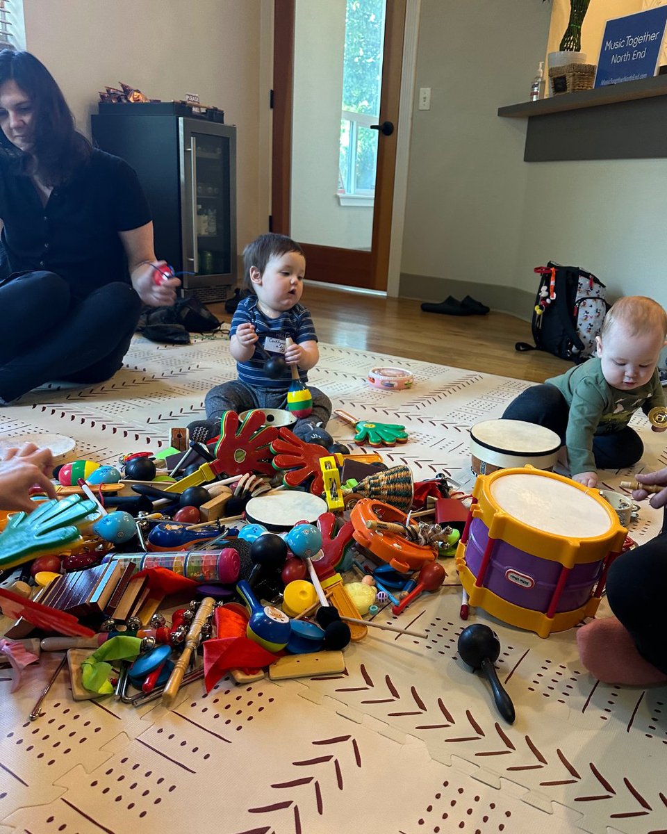 StantonIntl's tweet image. Stanton’s Music & Movement Tip: Singing & dancing with your baby boosts brain power, language, motor skills & bonding. Every beat helps them grow! 🎶👶💞 #MomLife #BabyMilestones #StantonWellness #MusicAndMovement