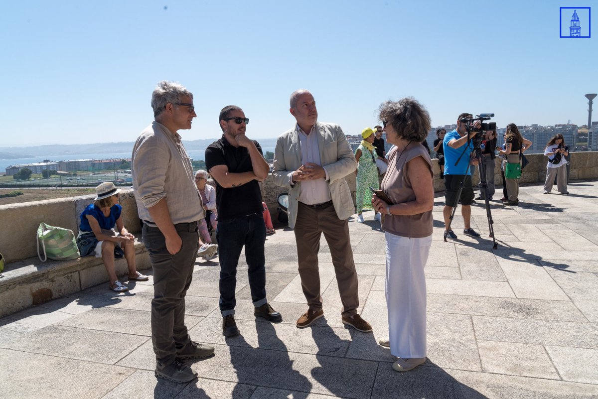 torrehercules's tweet image. Hoxe acollemos a presentación da mostra de arte xenerativa 'Everything flows, nothing dies', do artista dixital #Maotik.
Consta de catro pantallas onde se proxectan paisaxes algorítmicas a partir de datos do movemento do 🌊 mar.
#ArteDixital #PatrimonioMundial