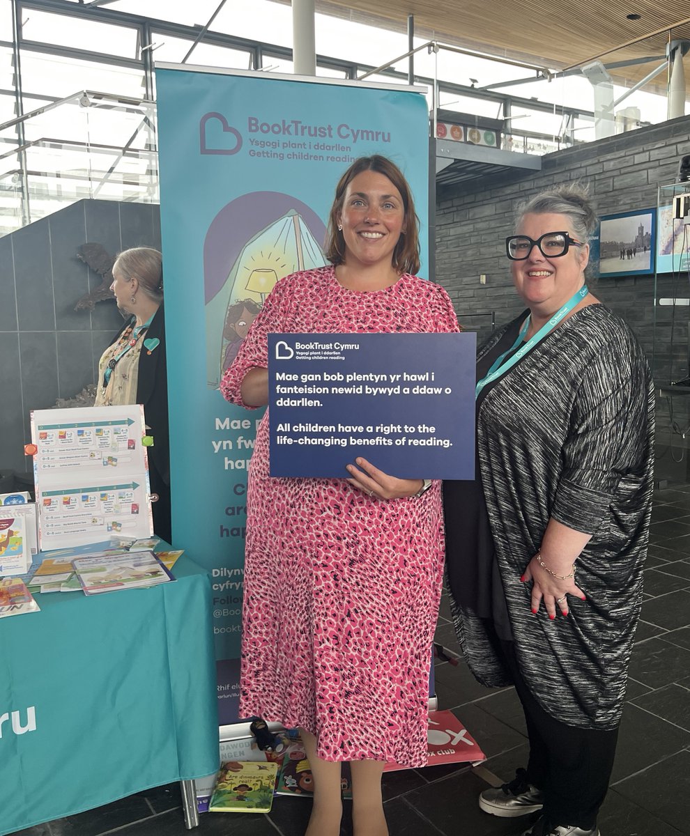 Diolch am alw heibio a cefnogi ein ymgyrch ar hawliau darllen i blant.    

Thank you for dropping by and supporting our campaign for #ReadingRights for every child @heledd_plaid