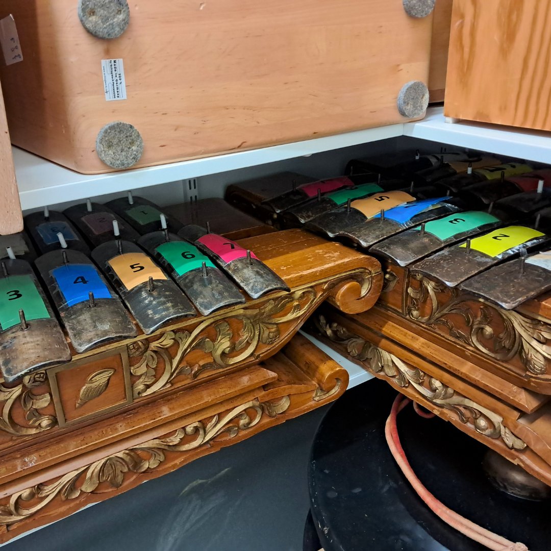 Sometimes our gamelan sets need a bit of care and repair between projects. A huge thank you to @bigyellowselfstorage at Staples Corner for their generosity in giving us a space to keep, and maintain our amazing instruments.💛