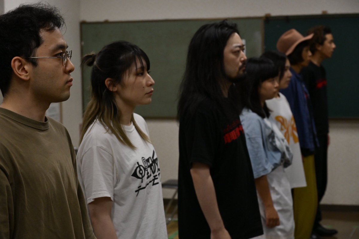 gekidandolaha12's tweet photo. 最終稽古を終え、明日から小屋入りです。

★残席情報★
7/18(金) 1900-△
7/19(土) 1400-△
               1900-◎
7/20(日) 1400-○
                1900-◎
7/21(祝)  1200-△
                1700-〇

公演詳細：https://t.co/6LItGA9zh7

特設HP：https://t.co/x7SNO8PfWS

阿佐ヶ谷に、待つ。 https://t.co/YpZYwA3QFv