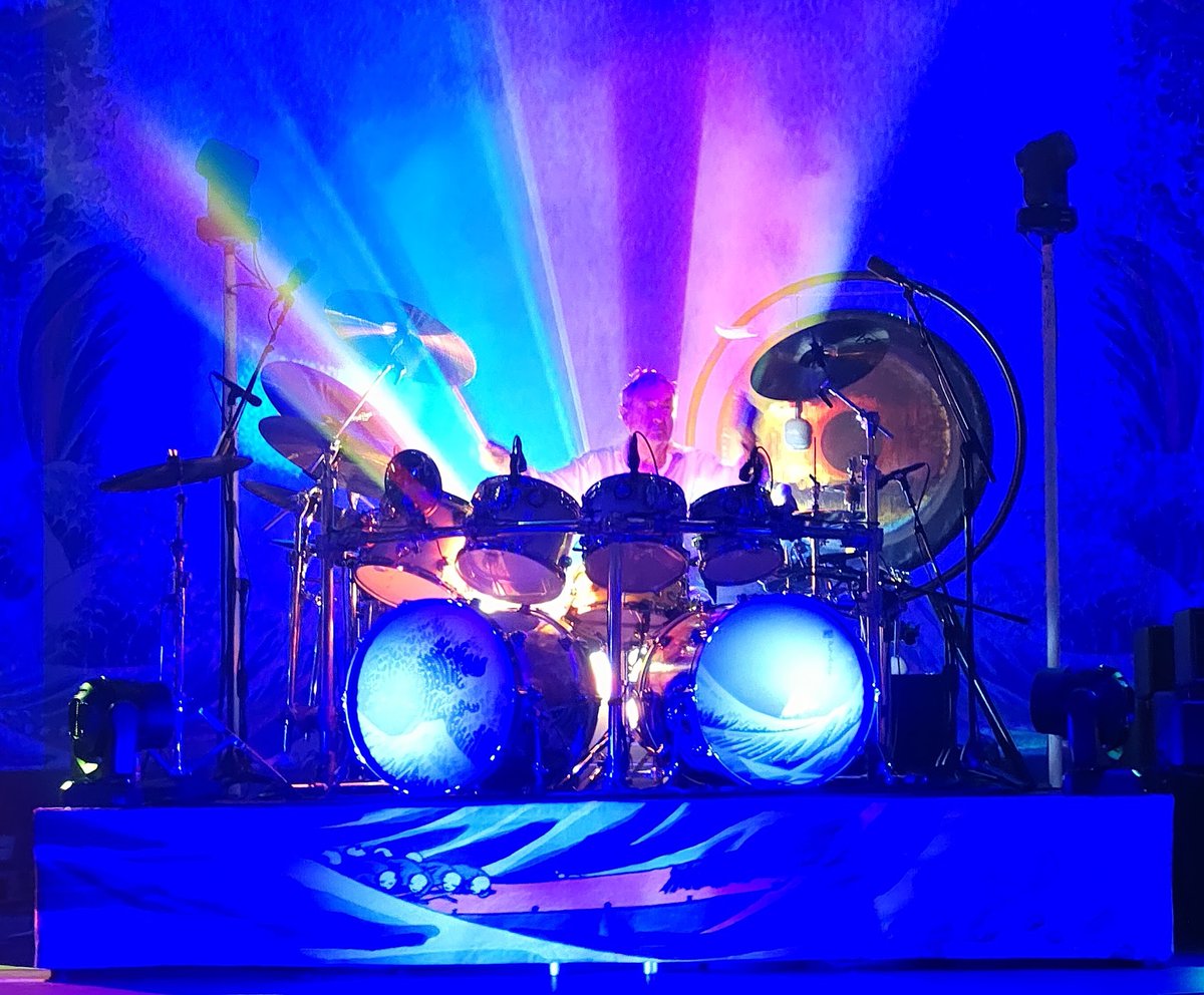 What song do you think this picture captures Nick in the middle of?