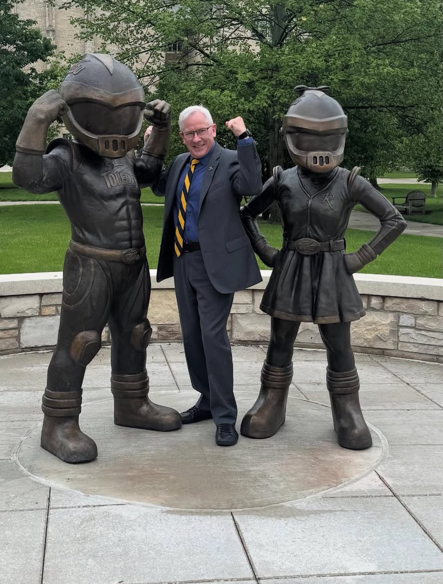 Happy first official day with #TeamToledo, President Holloway!! 🚀