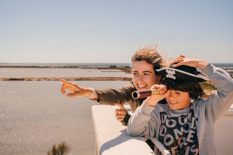 Surtdecasa's tweet image. FAMÍLIA | MónNatura Delta de l'Ebre programa l'activitat familiar Missió Pirata, per descobrir la fascinant vida dels pirates en una proposta plena d'aventures i històries del passat.
👉 Del 16 de juliol al 7 de setembre
✔️ 4gft.short.gy/bhm4vd
📍 Amposta